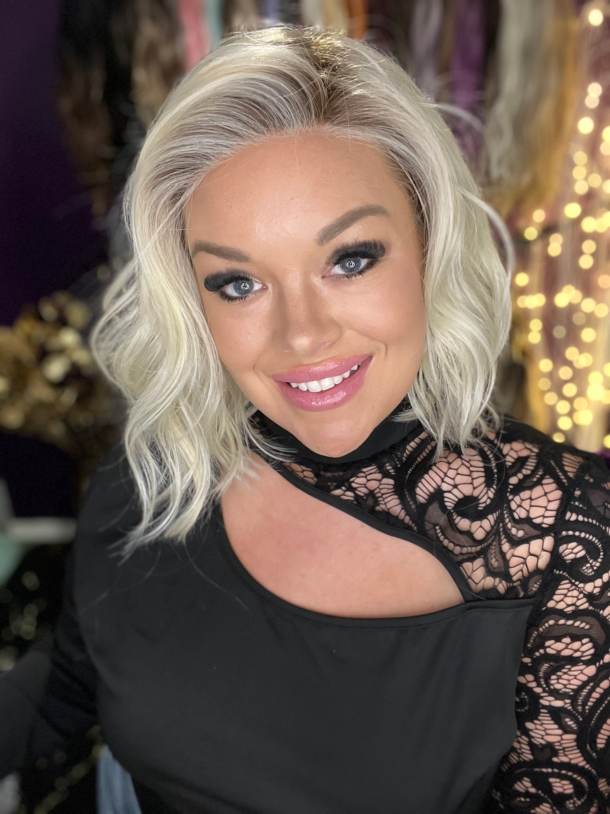 Dee Hollywood Blonde HS Luxury Wig CA1 W4219