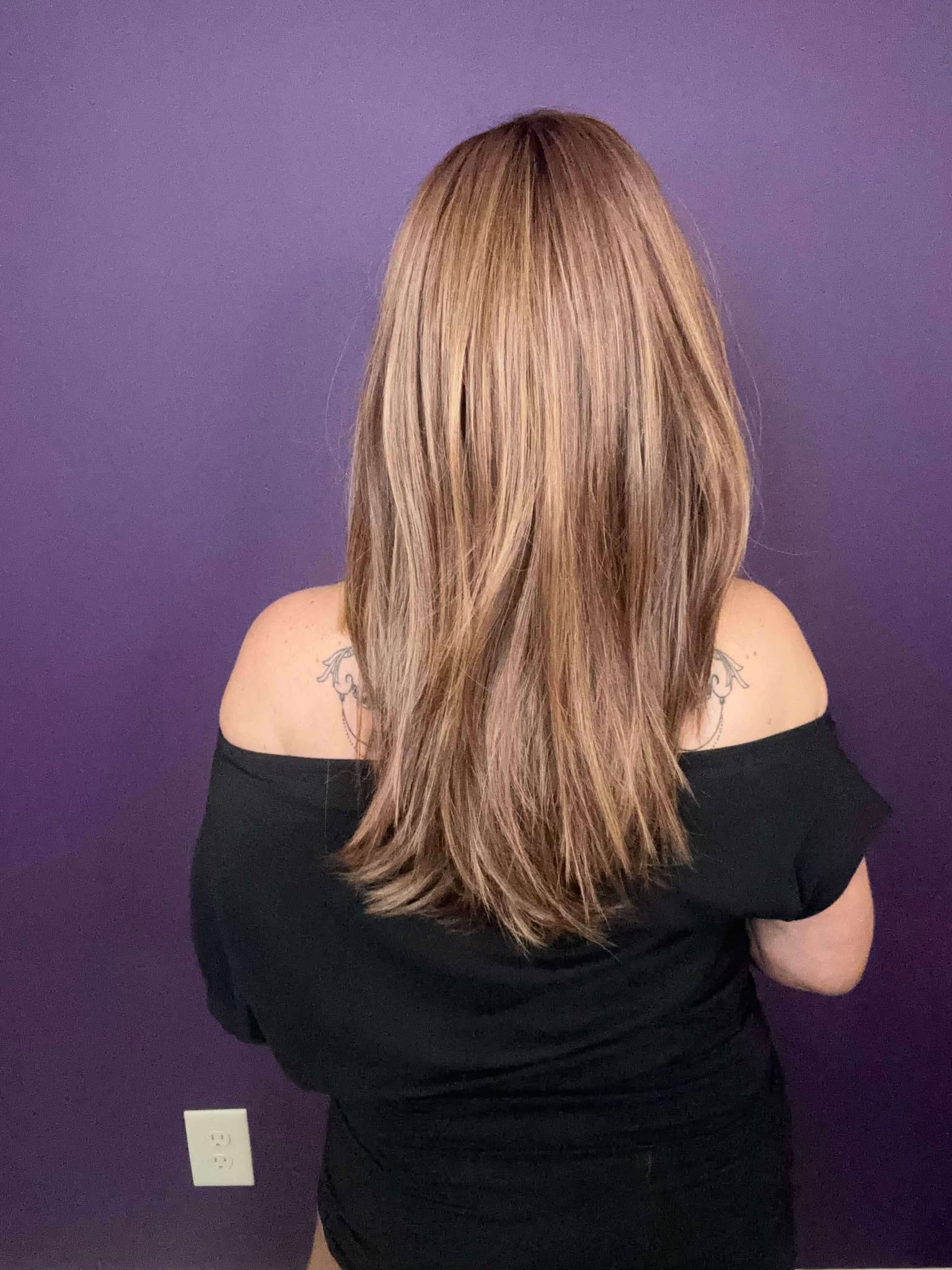 Ashlyn – Luxury Wig by Chic Lifestyle Shown in Strawberry Mocha.