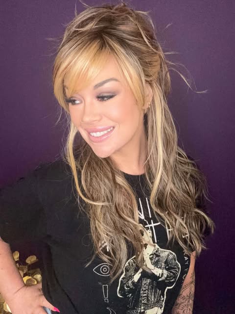 THEA – Luxury Wig by Chic Lifestyle Shown in Endless Vanilla Spice.