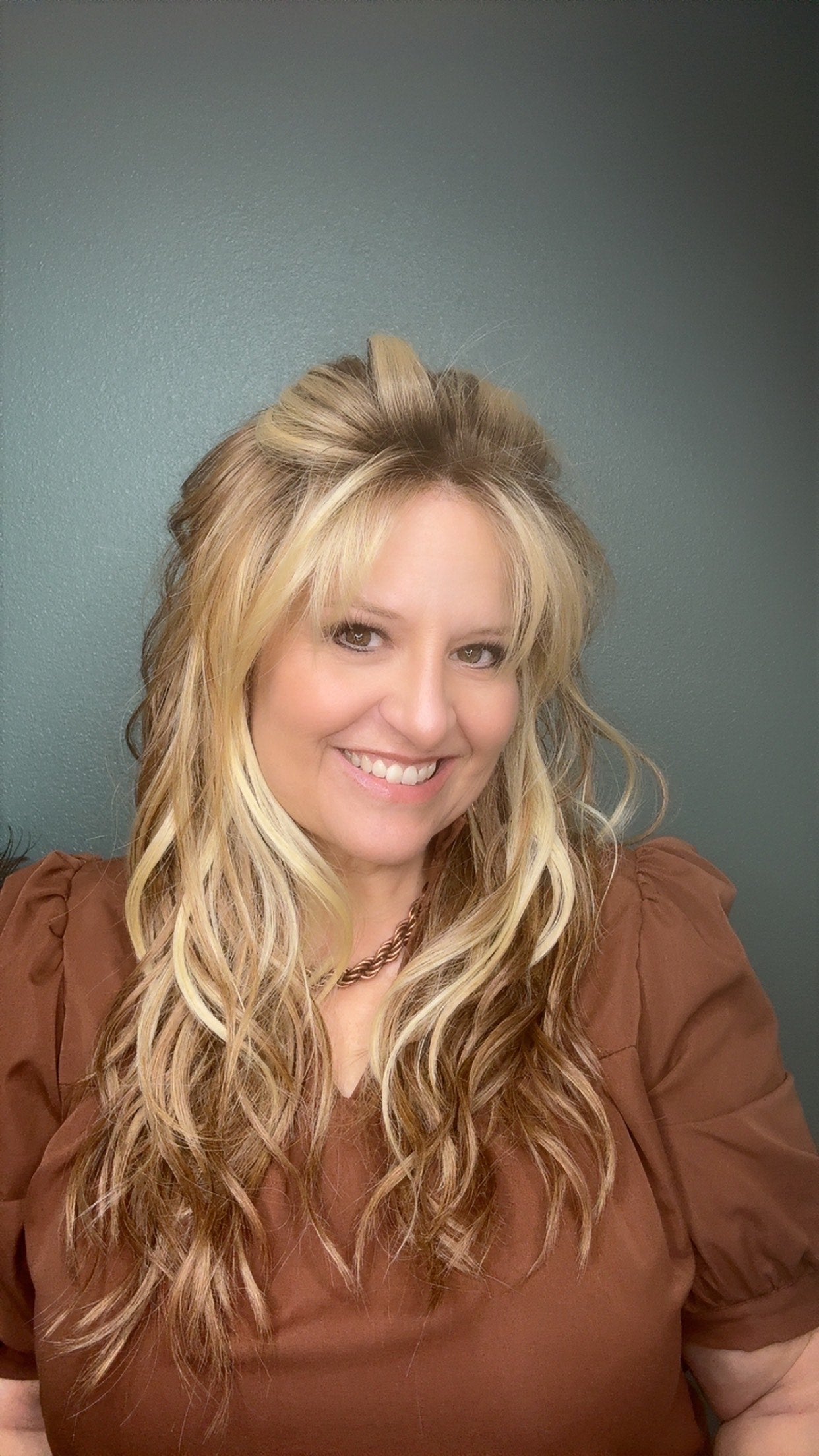 Thea – Luxury Wig by Chic Lifestyle Shown in Endless Summer.
