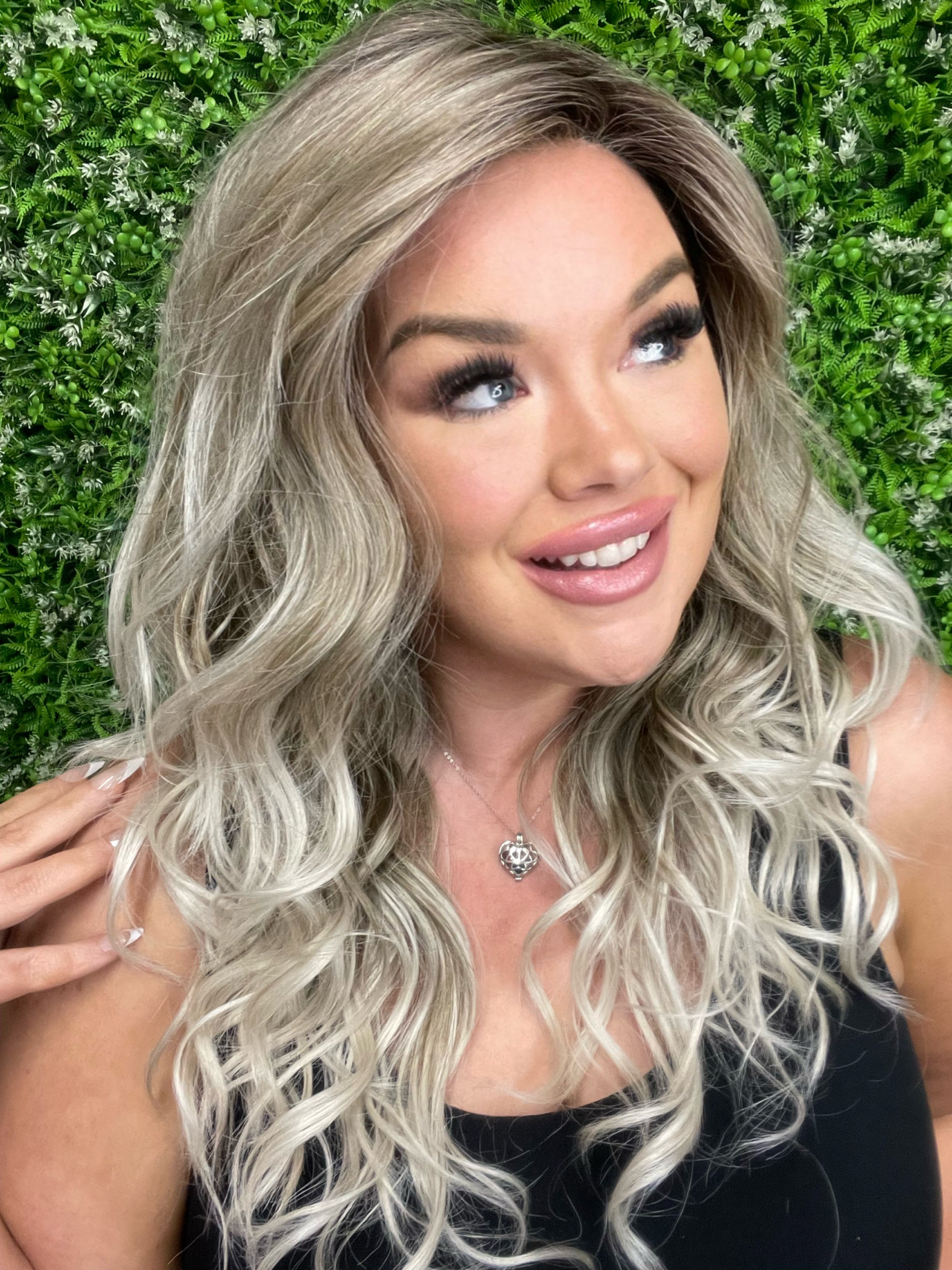 Brooklyn Ashy Platinum HS Luxury Wig W6134