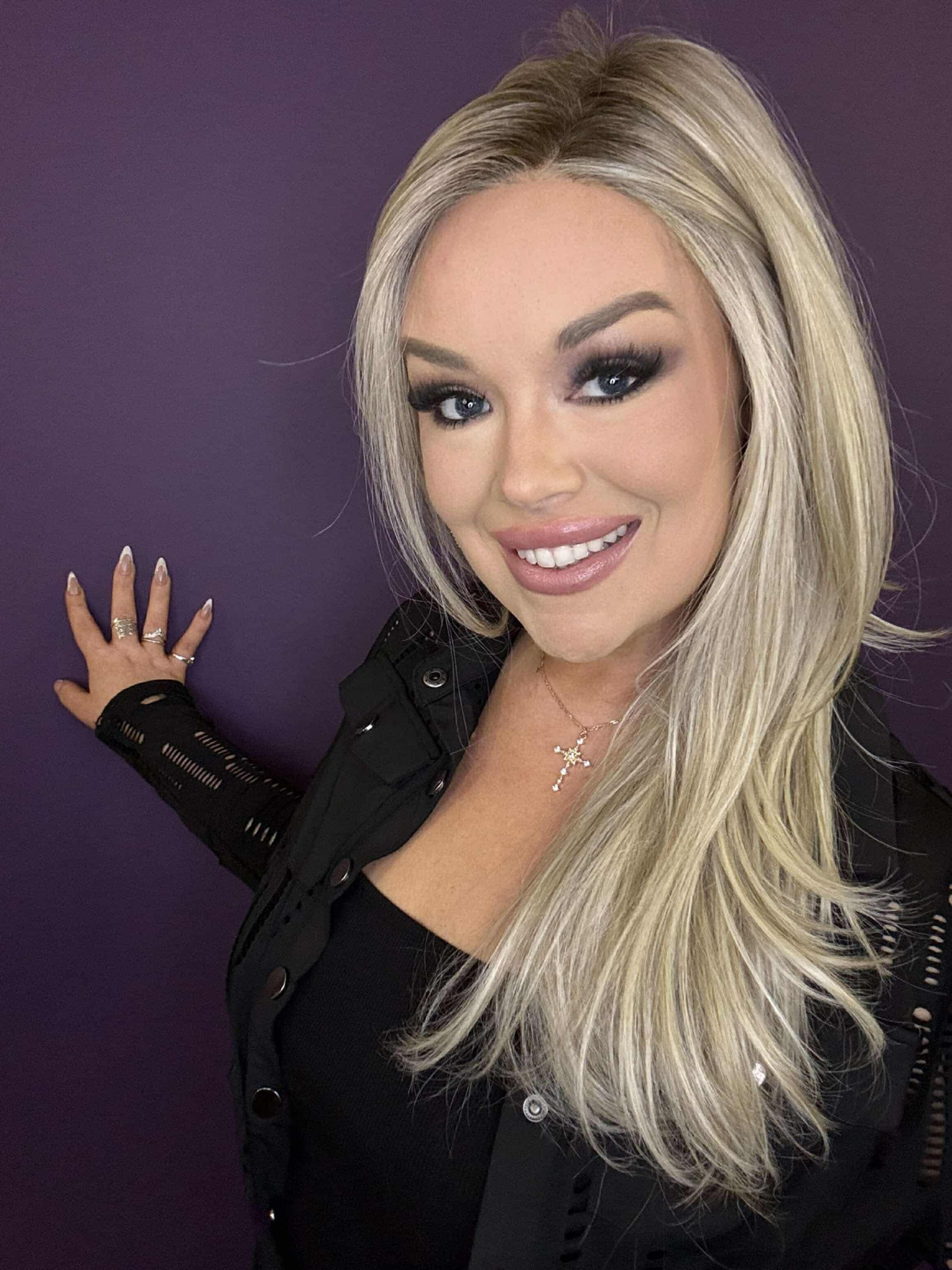Rowena Vanilla Frappe Blonde HS Comfort Luxury Wig CA1