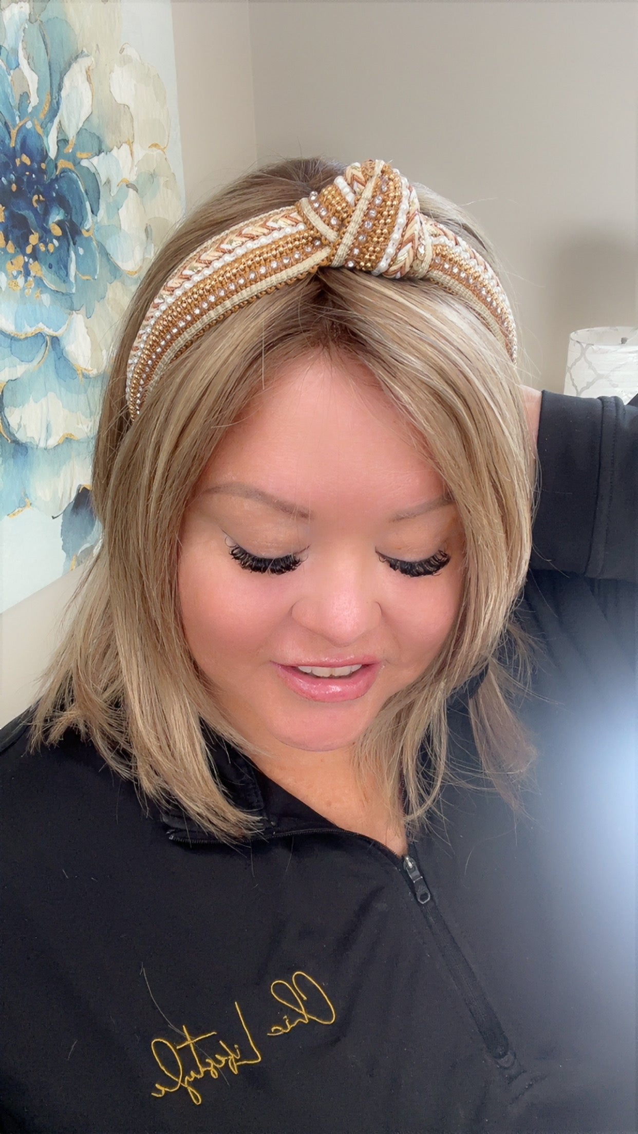 Diadema con nudo bohemio y brillante, color dorado neutro, talla L3, A160
