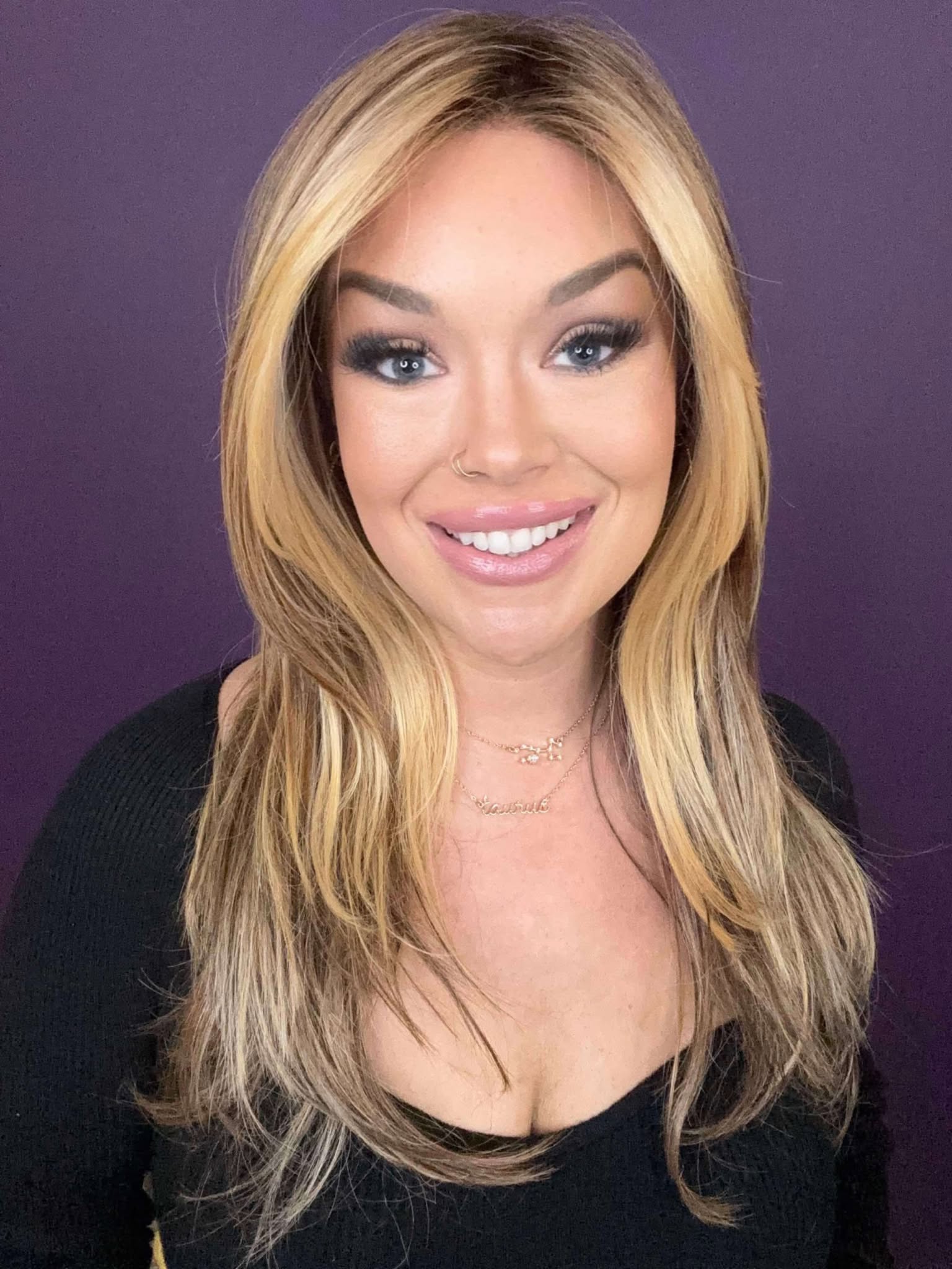 Ashlyn – Luxury Wig by Chic Lifestyle Shown in Endless Vanilla Spice.