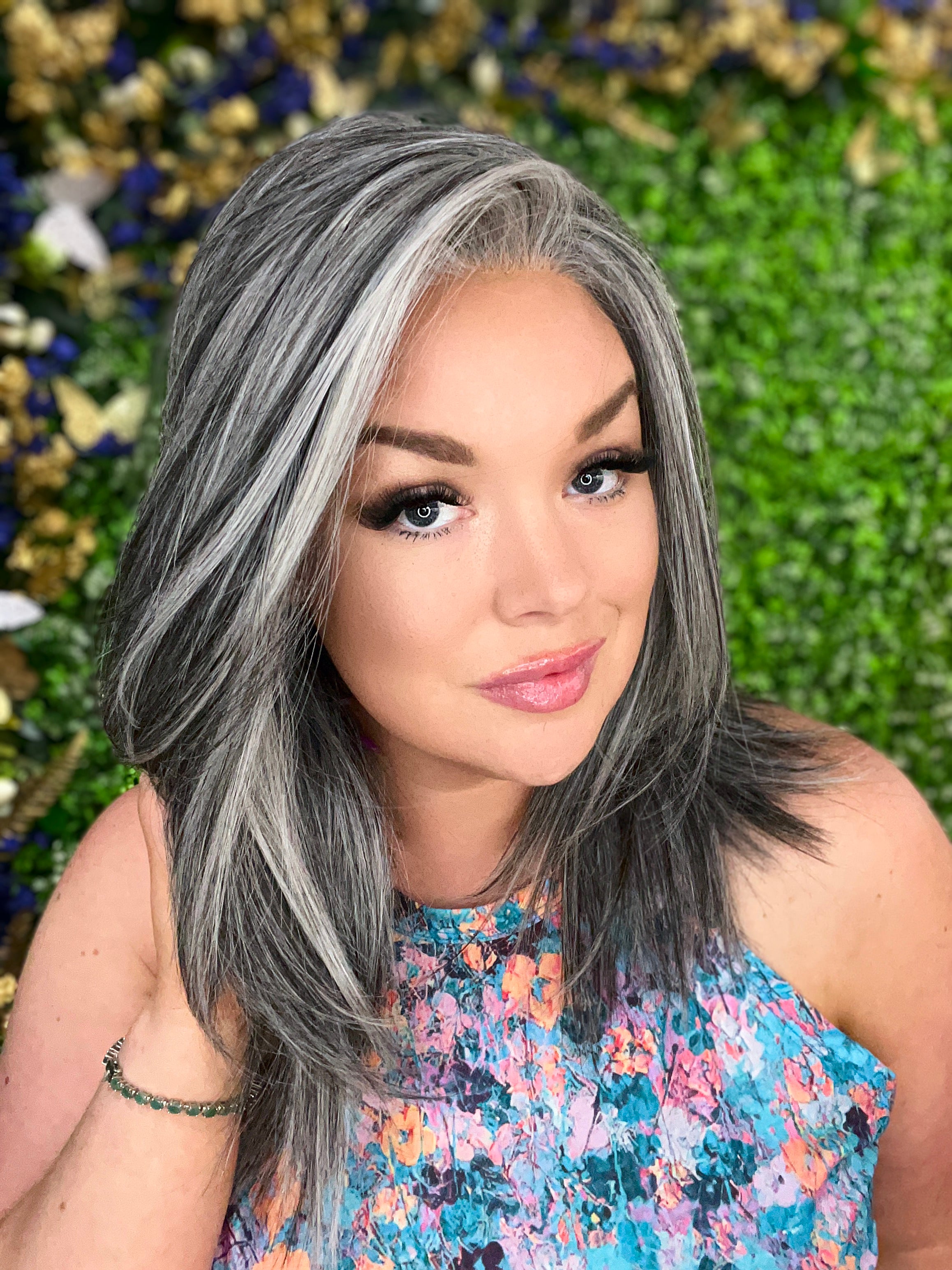 CIRI – Luxury Wig by Chic Lifestyle Shown in Salt And Pepper.