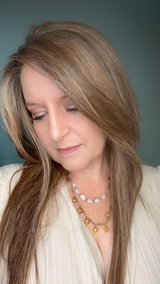  Vibe
Sleek sophistication with modern edge. Maggie feels powerful yet understated, making her a perfect choice for women who want a polished, no-fuss style with maximum impact.