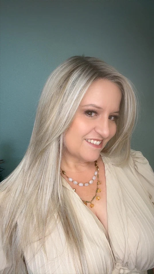  Vibe
Sleek sophistication with modern edge. Maggie feels powerful yet understated, making her a perfect choice for women who want a polished, no-fuss style with maximum impact.