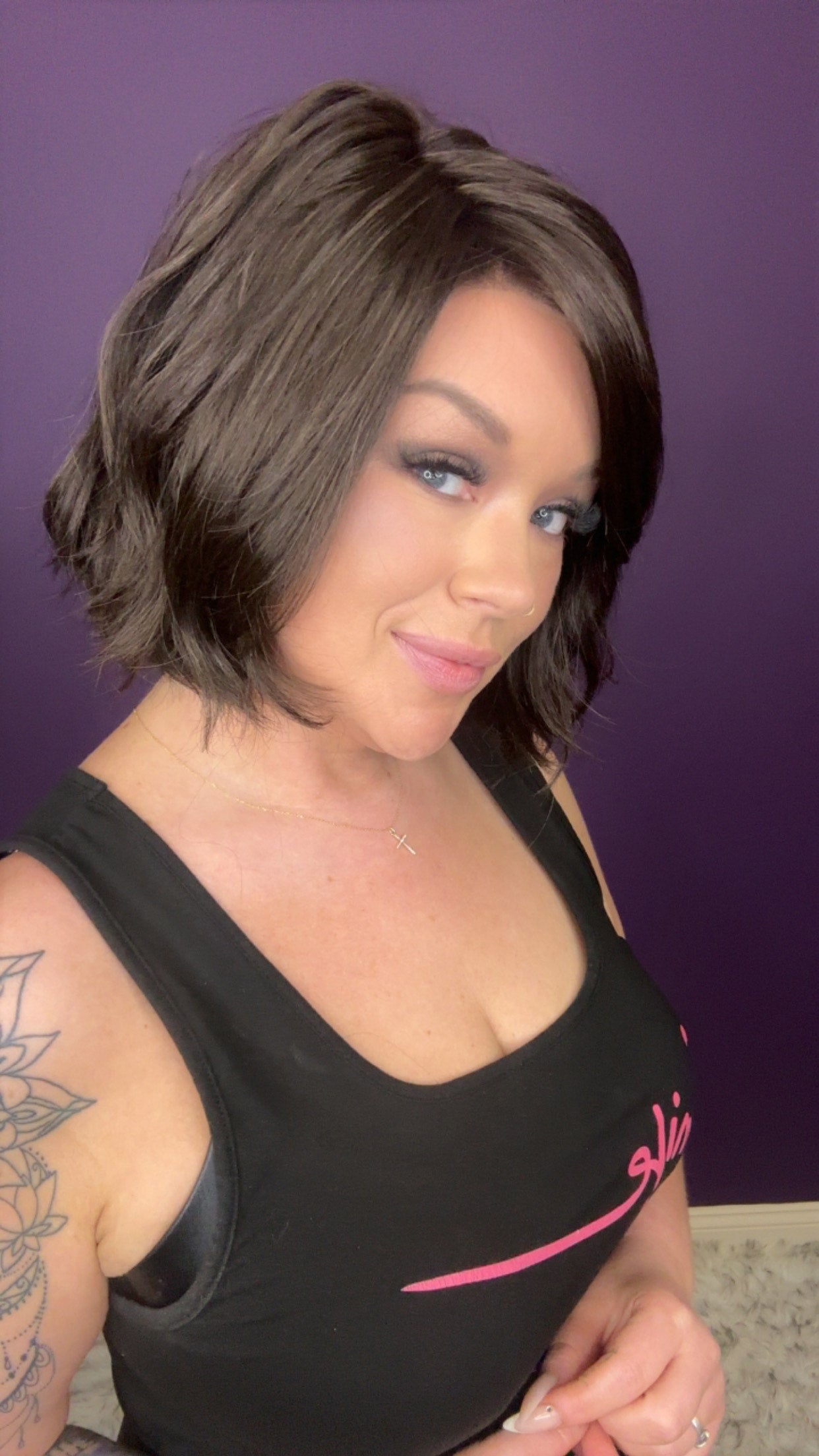  Vibe
Low-maintenance chic with an artful edge. Sasha brings soft structure with an approachable, airy vibe.