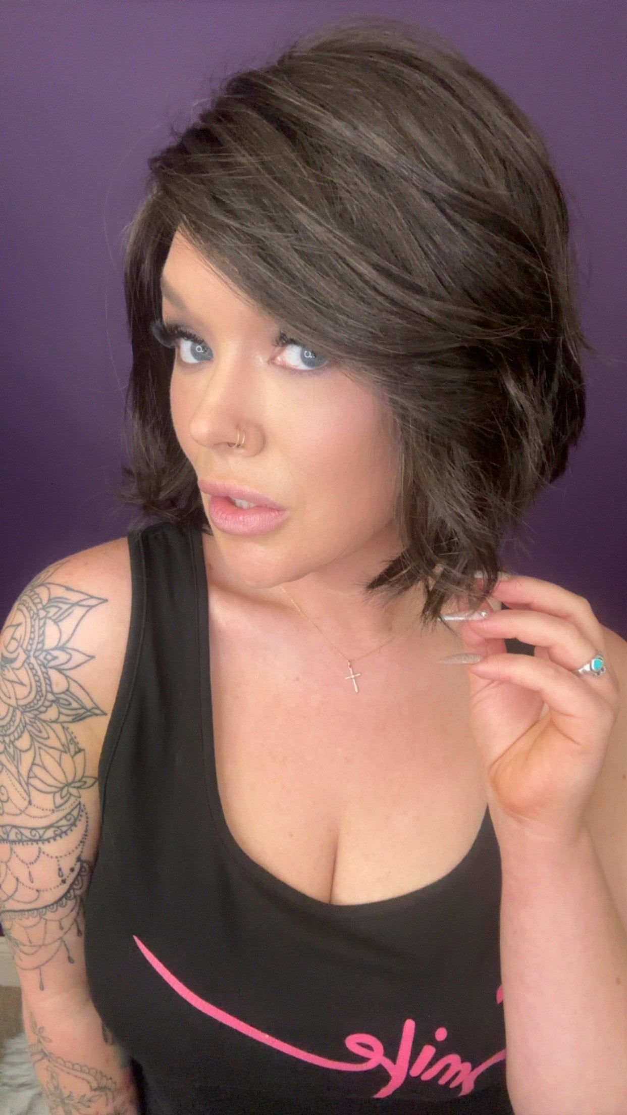  Vibe
Low-maintenance chic with an artful edge. Sasha brings soft structure with an approachable, airy vibe.