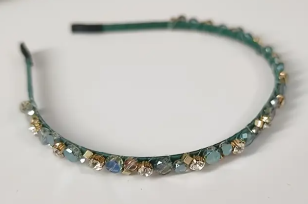 ⭐ Diadema con cuentas de cristal VERDE ESMERALDA LW3 A171