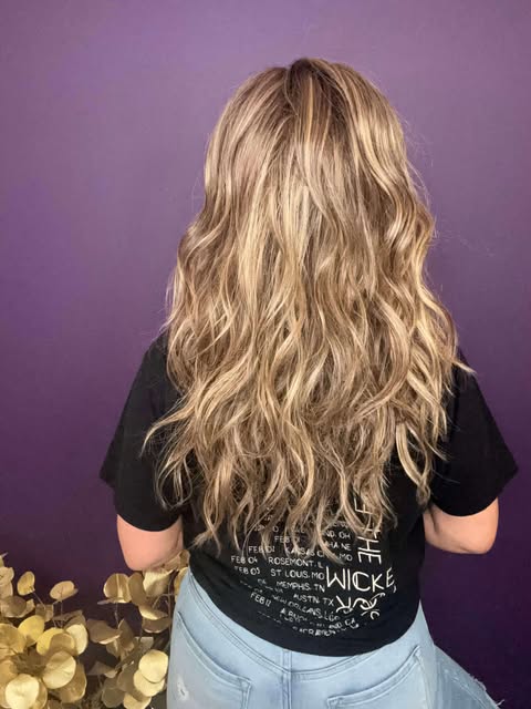 THEA – Luxury Wig by Chic Lifestyle Shown in Endless Vanilla Spice.