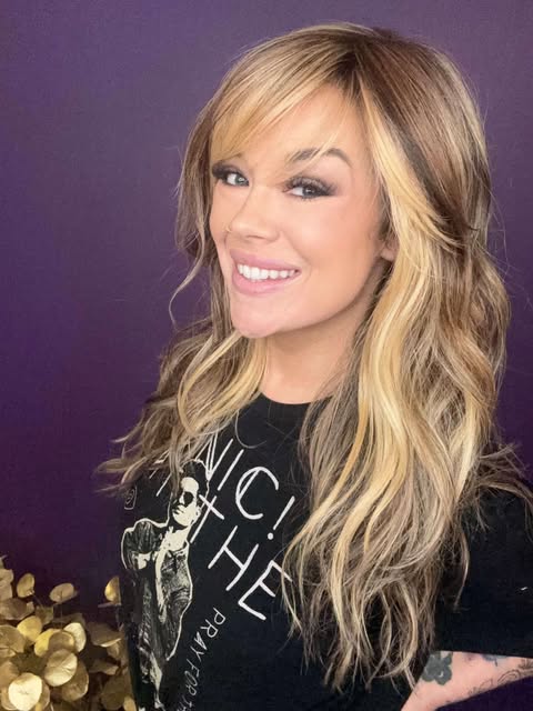THEA – Luxury Wig by Chic Lifestyle Shown in Endless Vanilla Spice.