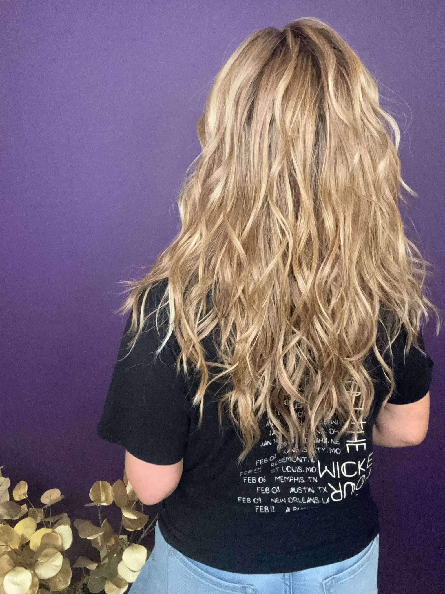 Thea – Luxury Wig by Chic Lifestyle Shown in Endless Summer.