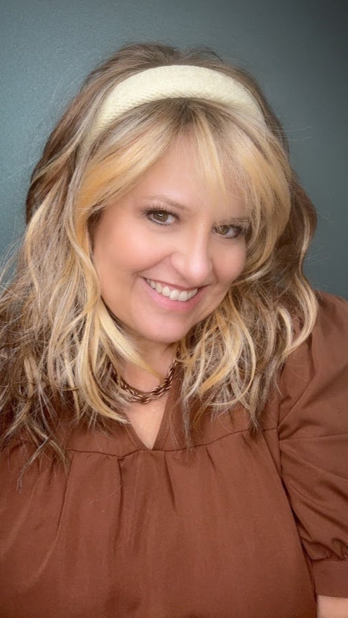 Tina – Luxury Wig by Chic Lifestyle Shown in Endless Vanilla Spice.