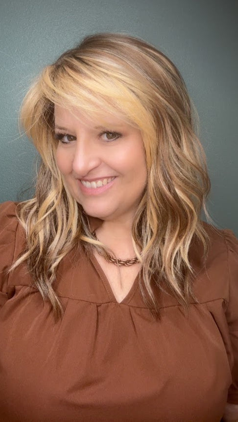 Tina – Luxury Wig by Chic Lifestyle Shown in Endless Vanilla Spice.