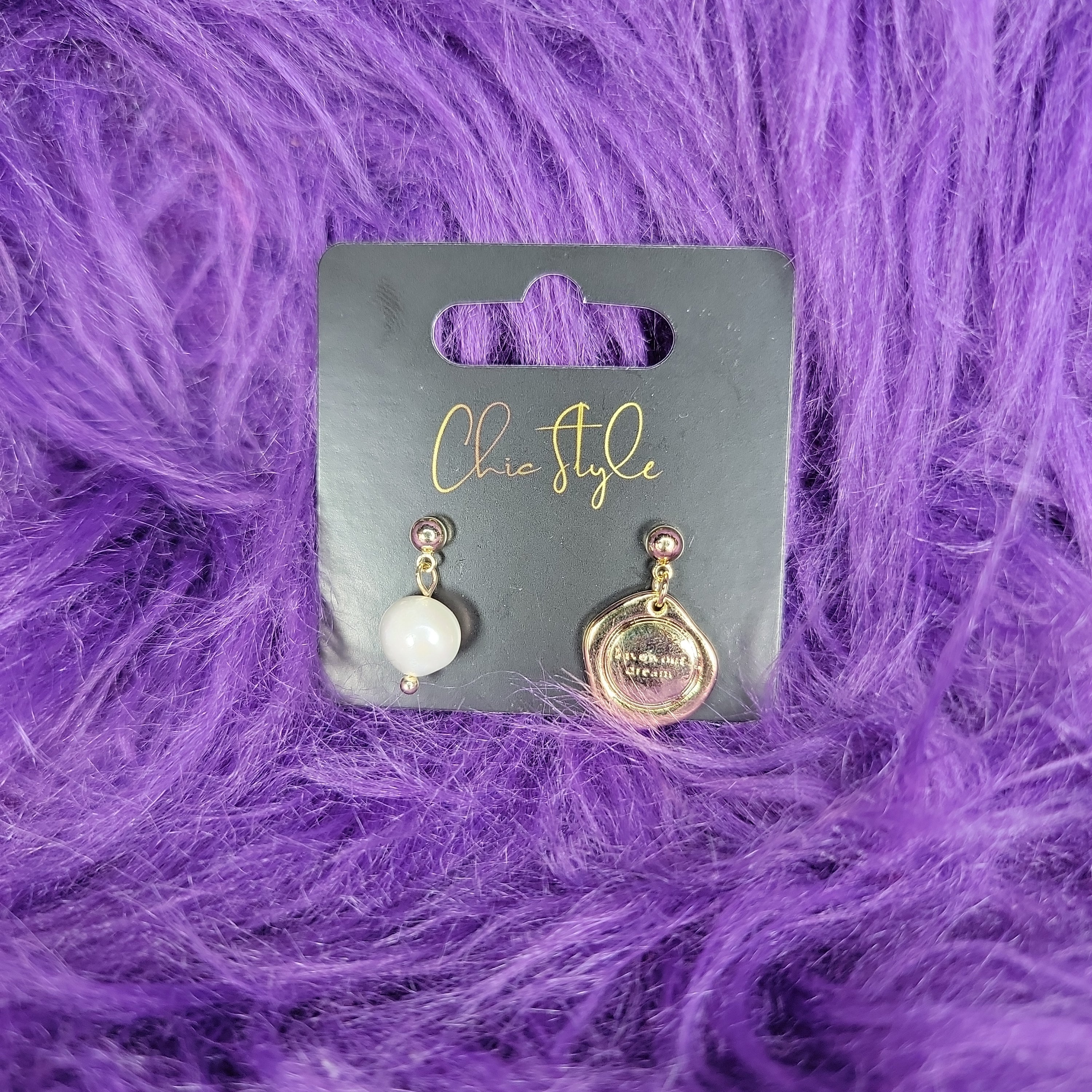 Unique asymmetrical earrings pearl with 18k gold plating 7086