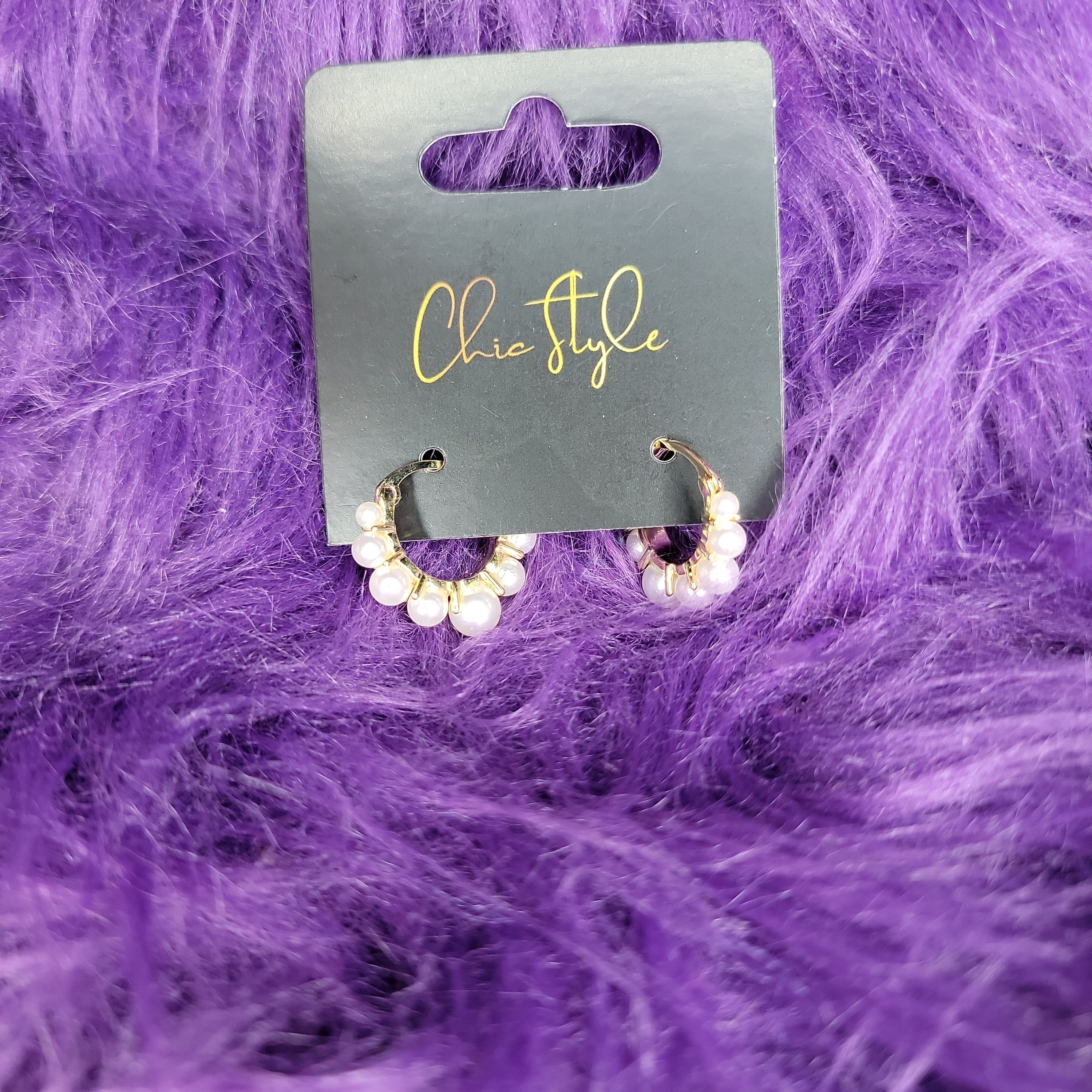 Small 18k gold plated hoop earrings encrusted in pearls 7105