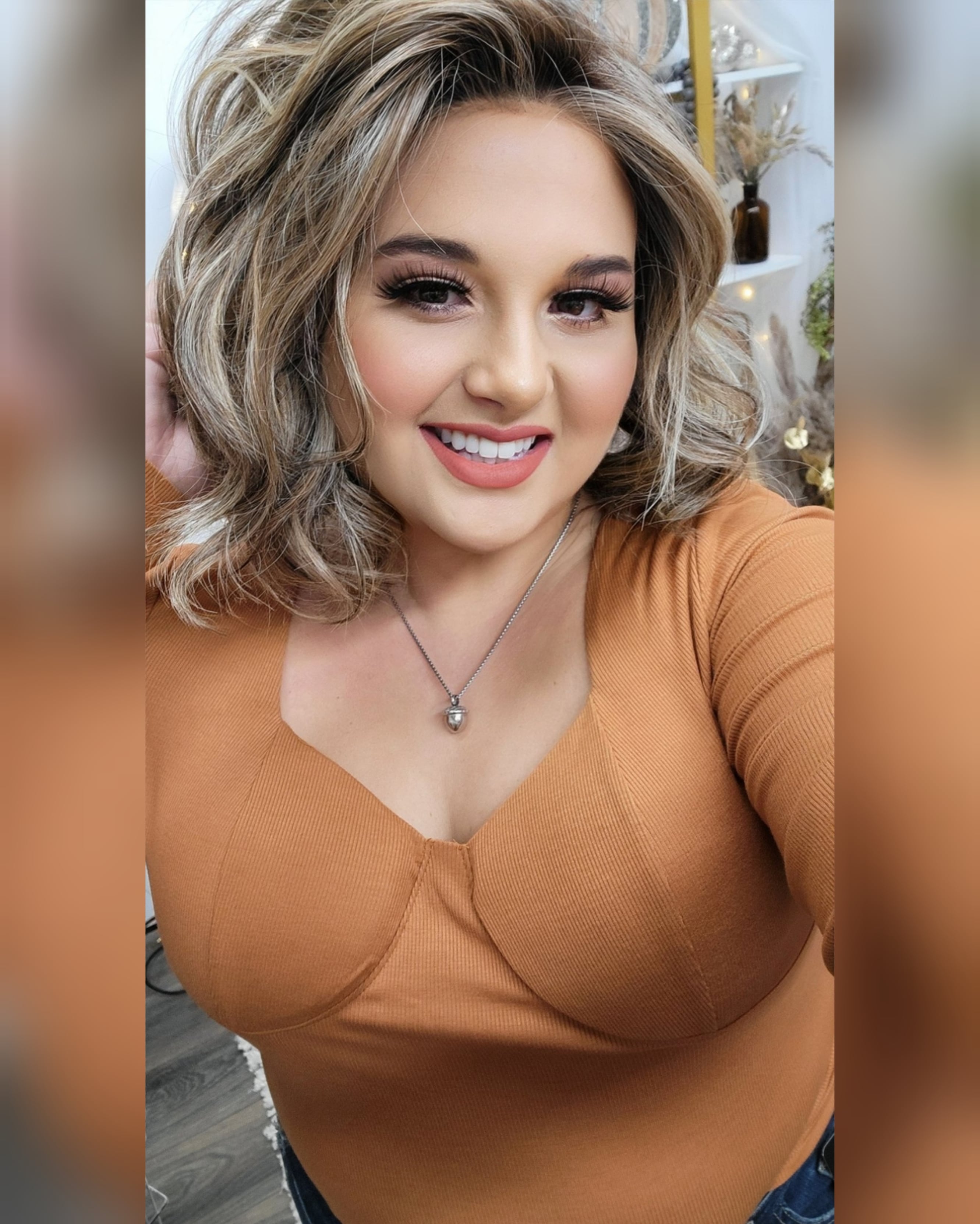 Dee Seduction Blonde HT HS Luxury Wig W5104