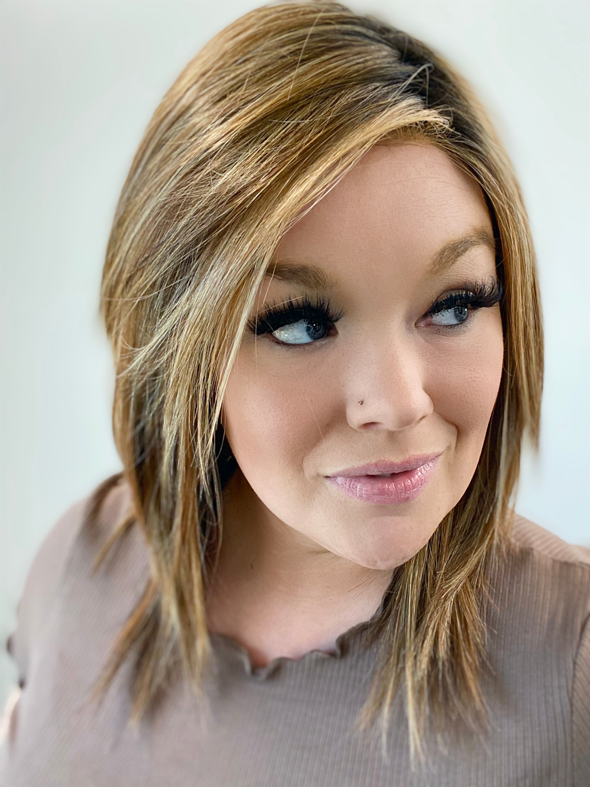 Mindy HT Mocha Swirl HS Luxury Wig CA1 W4300